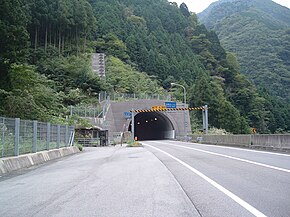Kanpuzan-tunnel.jpg
