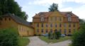 Schloss Lühburg; Gutsanlage mit Gutshaus, Park mit Wallanlage, Remise