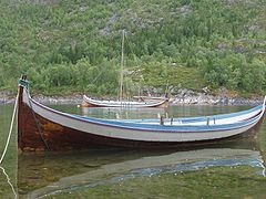 Nordlandsbåter on the Vefsna