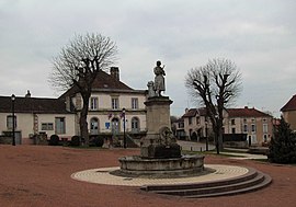 The square and town hall in Passavant-la-Rochère