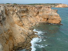 Coastal cliffs near the Faro Los Morrillos.