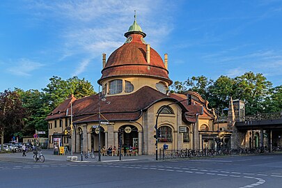 Mexikoplatz station in Berlin by Gustav Hart and Alfred Lesser (1902–1904)