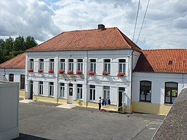 The town hall and school of Ouve-Wirquin