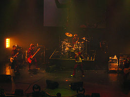 Alice Nine performing at the Wiltern Theatre 2007. From left to right: Tora, Saga, Nao, Shou, Hiroto
