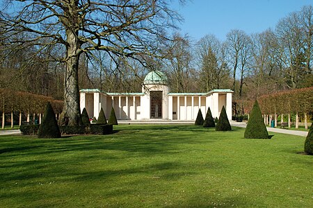 Queen Astrid Memorial in Laeken (architect Paul Bonduelle, 1938).
