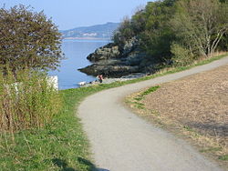 Ladestien, the walking path along the fjord in Lade