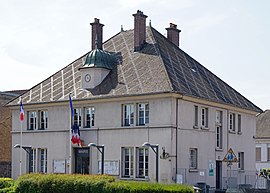 The town hall in Saulx