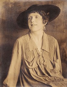 Photo portrait by Bertram Park, 1919