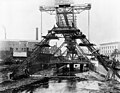 Gerüstbau an der Alexanderbrücke bei Niedrigwasser, 1897