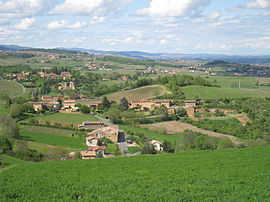 A general view of Ville-sur-Jarnioux