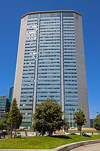 The Pirelli Tower in Milan, by Gio Ponti and Pier Luigi Nervi (1958–60)